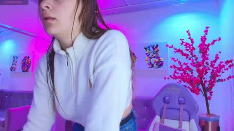 Snapshot of antonella_wiild chatting on April 26, 3:48 am Antonella online show from April 26, 3:48 am