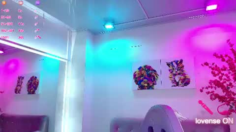 Snapshot of antonella_wiild chatting on June 10, 3:39 am Antonella online show from June 10, 3:39 am