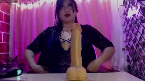 Snapshot of antonellahill_ chatting on July 23, 2:42 am Antonella GTM- 5 1800 0300am online show from July 23, 2:42 am