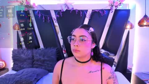 A N T O N E L L E  online show from February 21, 11:33 am