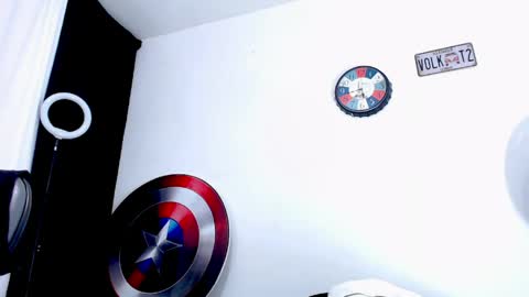 Instagram miguelangel1802  online show from May 29, 4:43 am