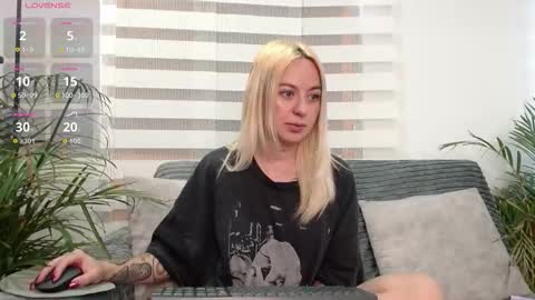 Antonia online show from March 2, 12:23 pm