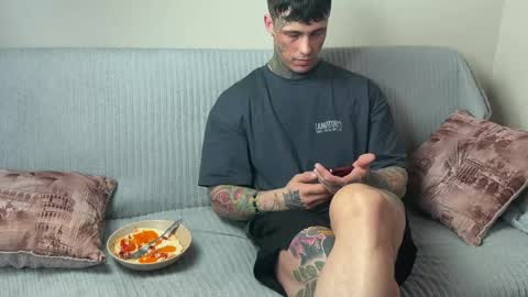 Tom online show from May 30, 8:44 am