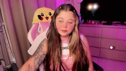   Independent model  online show from March 20, 8:25 pm