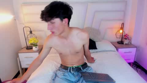 Snapshot of anyul_ chatting on February 7, 3:12 am Anyul online show from February 7, 3:12 am