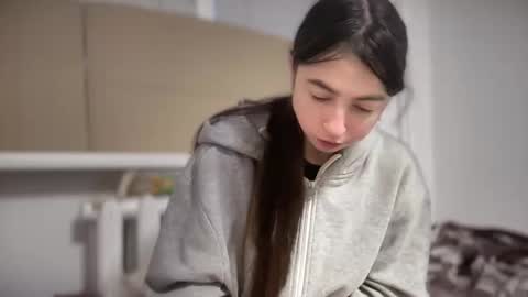 aphr0dite22 online show from February 2, 5:17 am