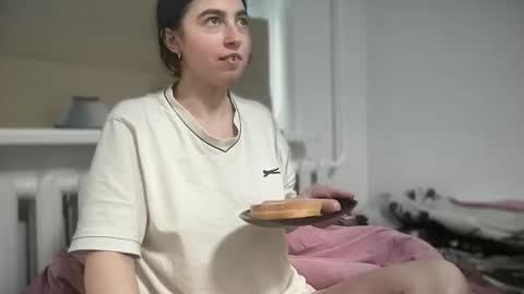 aphr0dite22 online show from April 8, 8:14 am