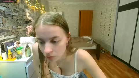 Snapshot of aphrodite_wow_ chatting on May 11, 4:04 pm Aphrodite online show from May 11, 4:04 pm