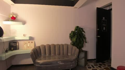 aphrodite online show from July 4, 11:22 pm