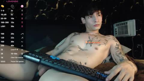 Snapshot of apolo01_ chatting on December 21, 11:23 pm Apolo online show from December 21, 11:23 pm