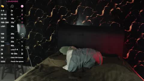 Snapshot of apolo01_ chatting on December 23, 1:14 am Apolo online show from December 23, 1:14 am