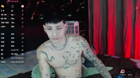 Snapshot of apolo01_ chatting on March 28, 12:10 am Apolo online show from March 28, 12:10 am