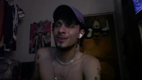 Snapshot of apolo_s chatting on May 1, 6:07 am Andres online show from May 1, 6:07 am