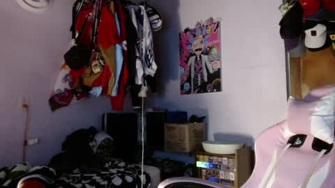 Snapshot of apolo_s chatting on May 4, 3:13 am Andres online show from May 4, 3:13 am