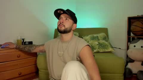 Lola  Apolo online show from October 6, 10:40 pm