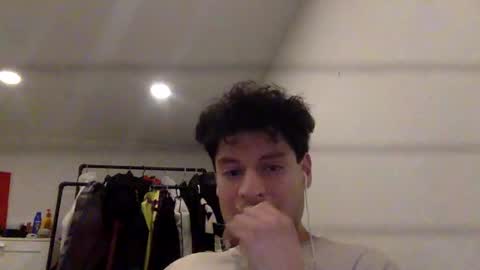 Snapshot of applejuice18 chatting on January 1, 10:54 am applejuice18 online show from January 1, 10:54 am