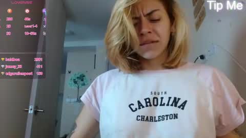 Snapshot of april_dumont5 chatting on July 4, 12:33 pm April Dumont online show from July 4, 12:33 pm
