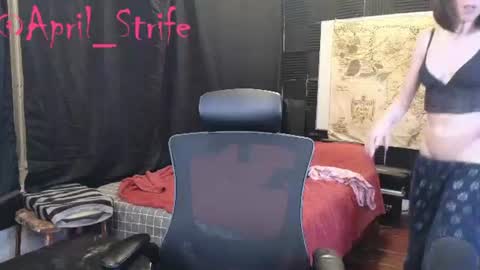 Snapshot of april_show_her chatting on June 24, 2:54 am April Strife online show from June 24, 2:54 am