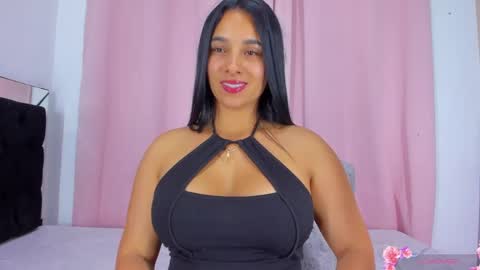Snapshot of apriladamson_ chatting on May 13, 11:11 pm April online show from May 13, 11:11 pm