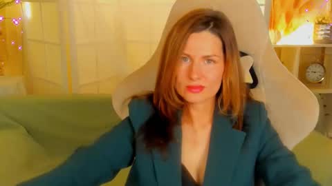 Snapshot of aprill_o_nill chatting on December 7, 9:39 am aprill_o_nill online show from December 7, 9:39 am