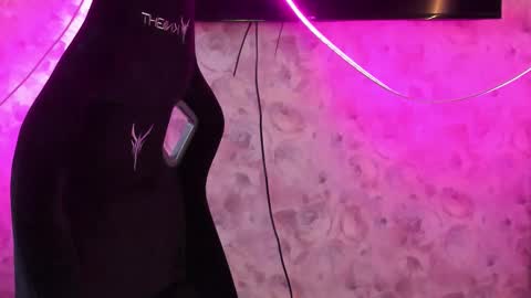 Snapshot of aprill_o_nill chatting on March 4, 12:55 pm aprill_o_nill online show from March 4, 12:55 pm