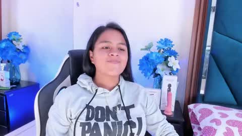 aprilmiiller online show from May 23, 1:04 pm