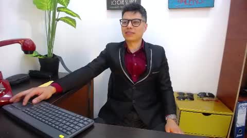 aquilestaylor online show from July 11, 12:41 pm
