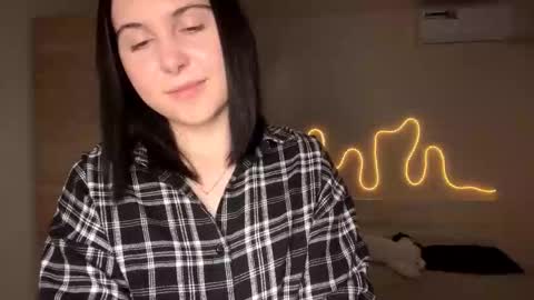 Emi online show from February 11, 4:45 pm