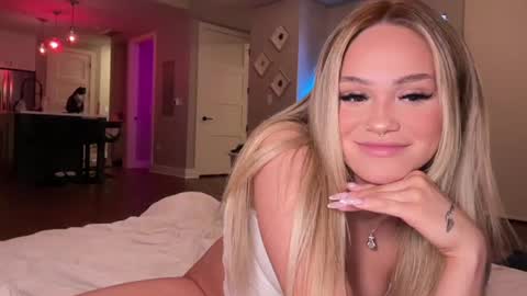 Ari  online show from June 18, 4:02 am