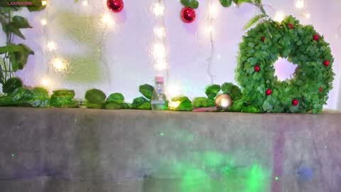 Snapshot of ari_kat666 chatting on December 14, 5:18 am ari online show from December 14, 5:18 am