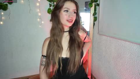 Snapshot of ari_kat666 chatting on January 9, 2:43 am ari online show from January 9, 2:43 am