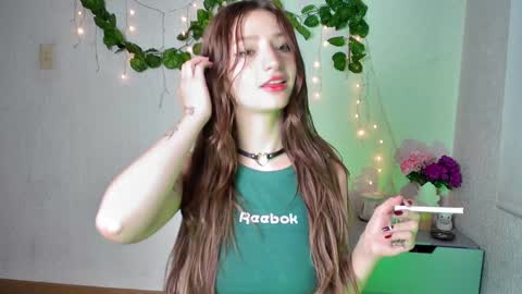 Snapshot of ari_kat666 chatting on February 7, 7:40 am ari online show from February 7, 7:40 am