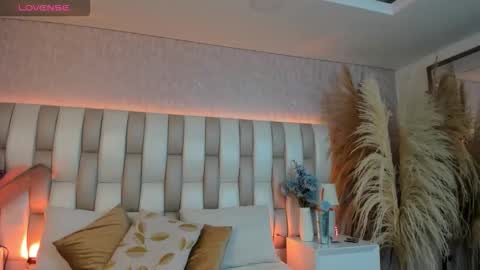 ari_lynn_ online show from December 2, 3:12 am