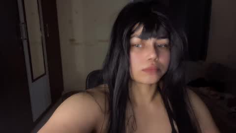 Snapshot of aria003 chatting on April 7, 12:44 am Aria online show from April 7, 12:44 am