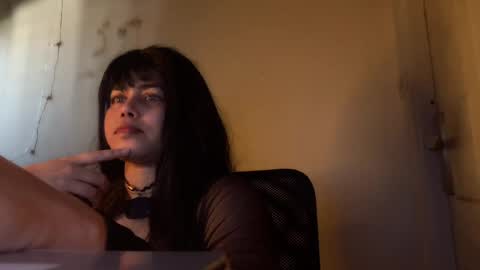 Snapshot of aria003 chatting on April 15, 2:40 am Aria online show from April 15, 2:40 am