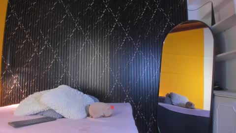 Aria Millers  online show from November 4, 11:20 am