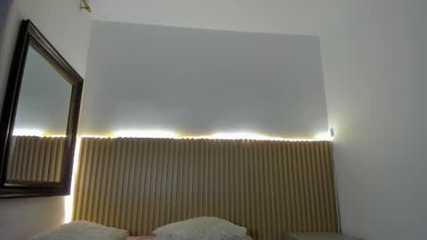 Aria Millers  online show from December 21, 12:01 pm