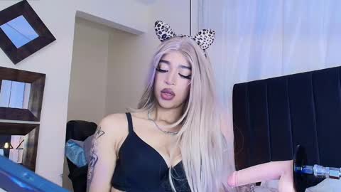 Snapshot of ariadnaaa_ chatting on May 9, 3:34 am Ariadna online show from May 9, 3:34 am