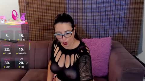 Snapshot of ariana_cross_ chatting on September 10, 1:00 pm Ariana Cruz online show from September 10, 1:00 pm