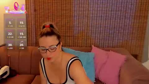 Snapshot of ariana_cross_ chatting on November 9, 12:58 pm Ariana Cruz online show from November 9, 12:58 pm