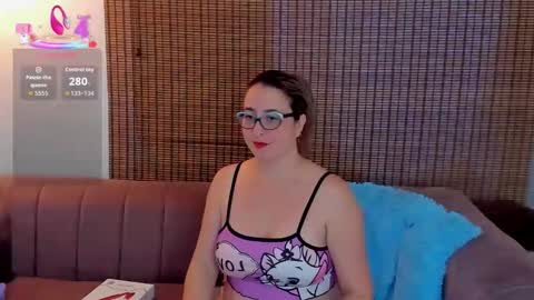 Snapshot of ariana_cross_ chatting on November 16, 12:44 pm Ariana Cruz online show from November 16, 12:44 pm