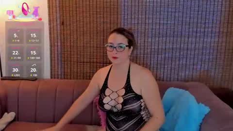 Snapshot of ariana_cross_ chatting on November 18, 12:42 pm Ariana Cruz online show from November 18, 12:42 pm