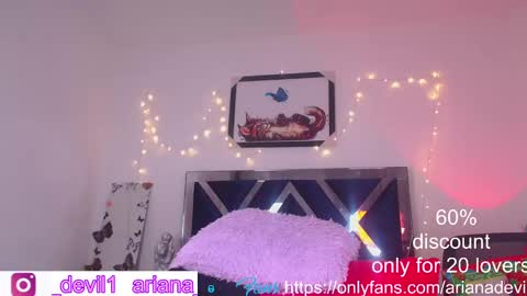 Snapshot of ariana_devil1 chatting on February 19, 7:05 pm ariana devil online show from February 19, 7:05 pm