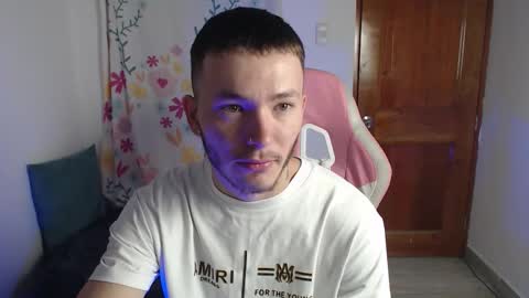 ariana_esteban07 online show from February 21, 10:38 am