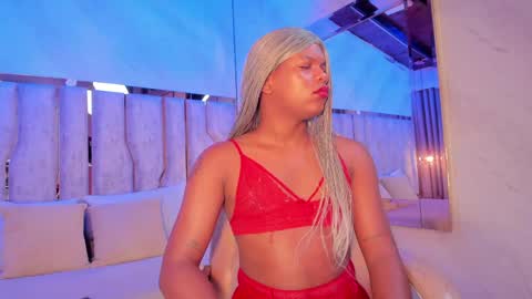 ariana_grande233 online show from April 17, 11:46 am