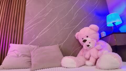 Ariana online show from January 15, 12:10 pm