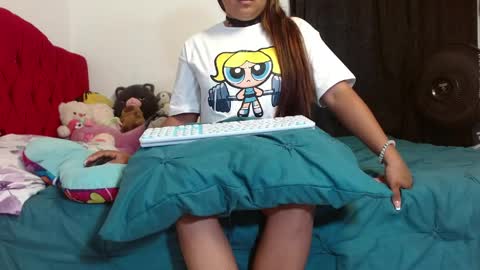 Snapshot of ariana_kittenn chatting on April 2, 1:25 am Ariana online show from April 2, 1:25 am