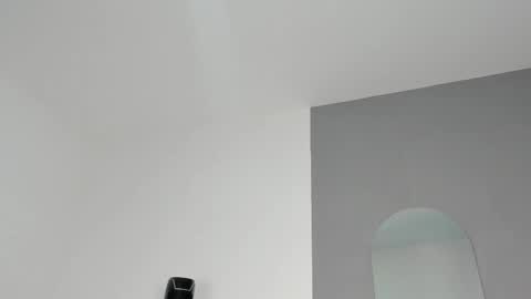 ariana_nix online show from March 13, 8:26 pm