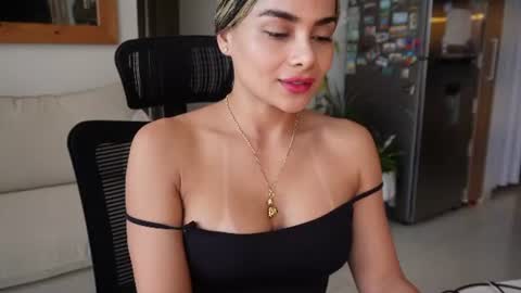 cristina online show from August 2, 6:06 pm