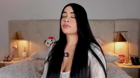 Susan online show from February 4, 8:47 pm